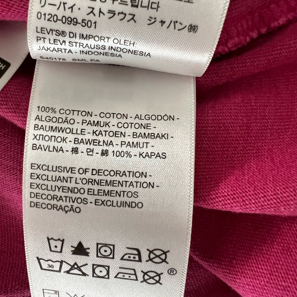 Levi & Peanuts Colab Pink Snoopy T-Shirt - Picture 7 of 7